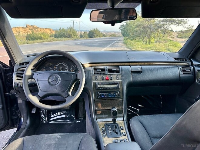 Mercedes E 320 1997, 215,000 km - 3.2 l - Bakı