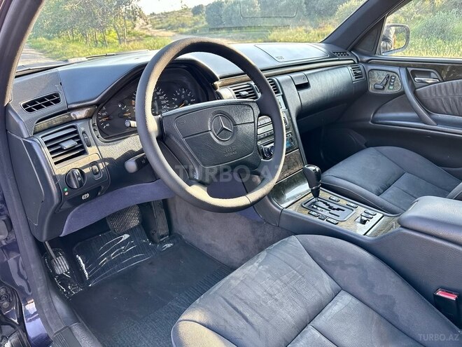 Mercedes E 320 1997, 215,000 km - 3.2 l - Bakı