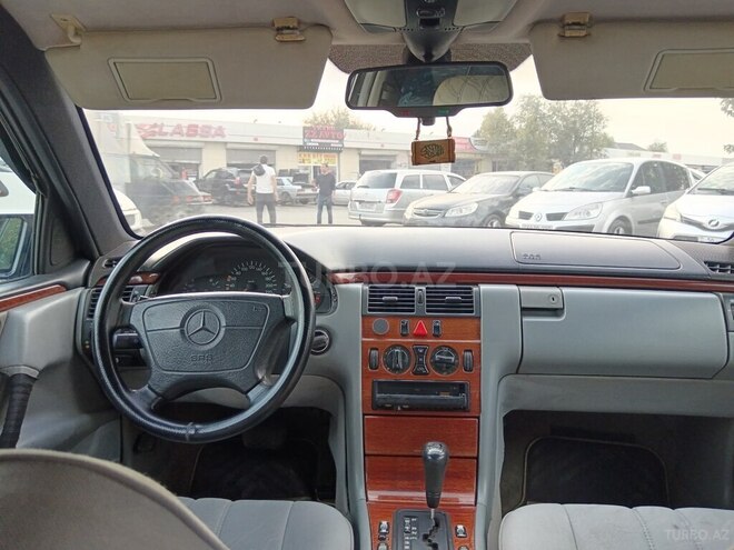 Mercedes E 230 1997, 283,551 km - 2.3 л - Sumqayıt