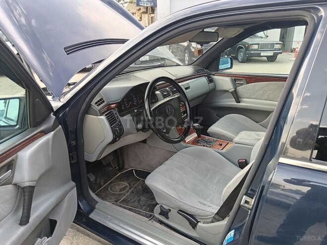 Mercedes E 230 1997, 283,551 km - 2.3 л - Sumqayıt