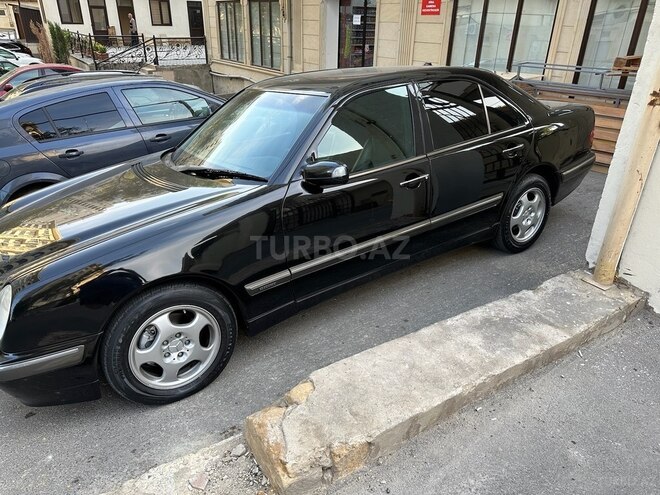 Mercedes E 240 2001, 277,000 km - 2.6 л - Bakı