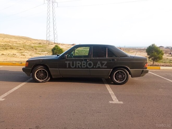Mercedes 190 1992, 300,000 km - 2.6 l - Bakı