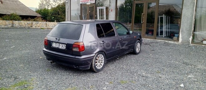 Volkswagen Golf 1993, 250,000 km - 1.6 л - Zaqatala