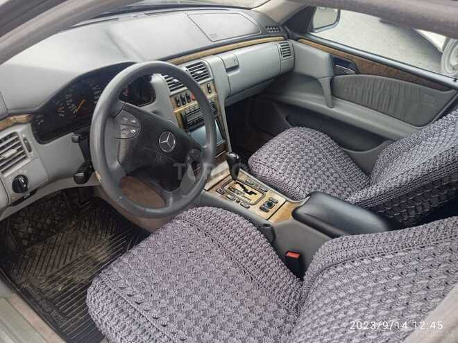 Mercedes E 220 1998, 298,320 km - 2.2 l - Bakı