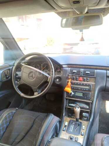 Mercedes E 230 1996, 391,000 km - 2.3 l - Sumqayıt