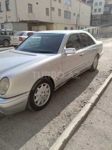 Mercedes E 230 1996, 391,000 km - 2.3 l - Sumqayıt