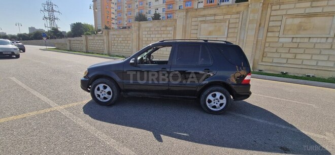 Mercedes ML 320 2002, 302,200 km - 3.2 l - Bakı