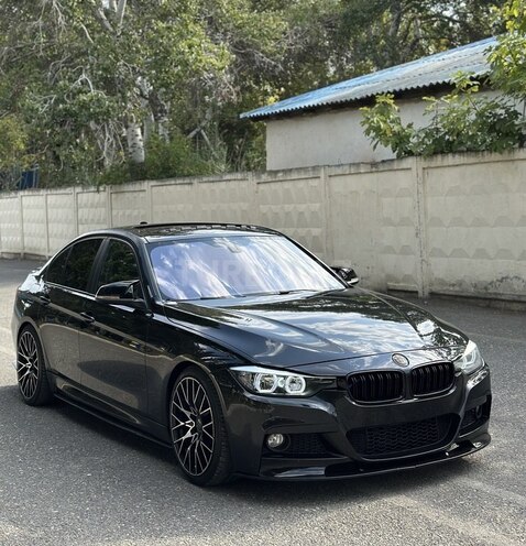 BMW 328 2013, 210,000 km - 2.0 l - Yevlax