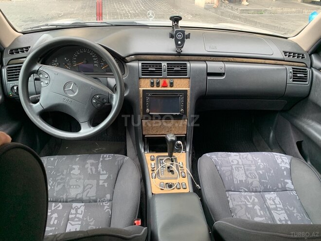 Mercedes E 240 1998, 270,338 km - 2.4 l - Bakı