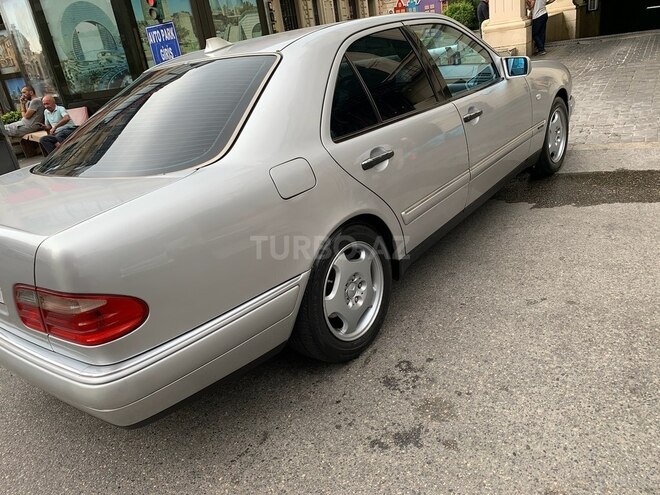 Mercedes E 240 1998, 270,338 km - 2.4 l - Bakı