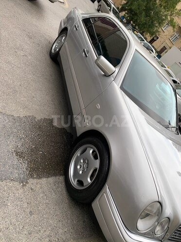 Mercedes E 240 1998, 270,338 km - 2.4 l - Bakı