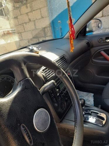 Volkswagen Passat 2004, 296,850 km - 1.8 l - Bakı