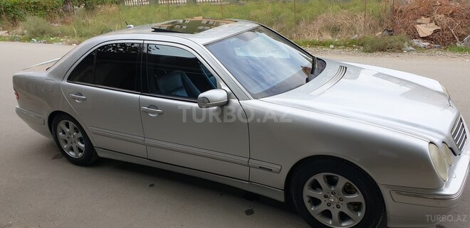 Mercedes E 240 2001, 305,000 km - 2.4 l - Bakı