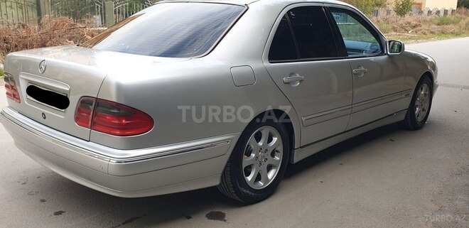 Mercedes E 240 2001, 305,000 km - 2.4 l - Bakı