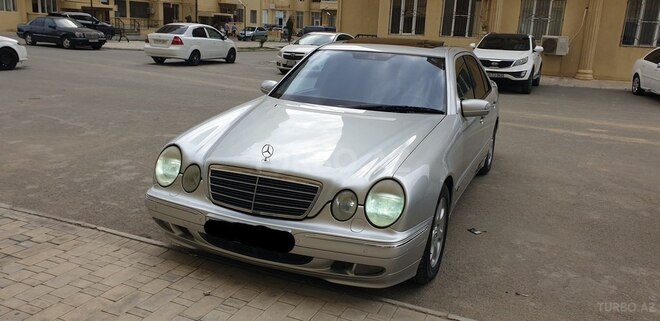 Mercedes E 240 2001, 305,000 km - 2.4 l - Bakı