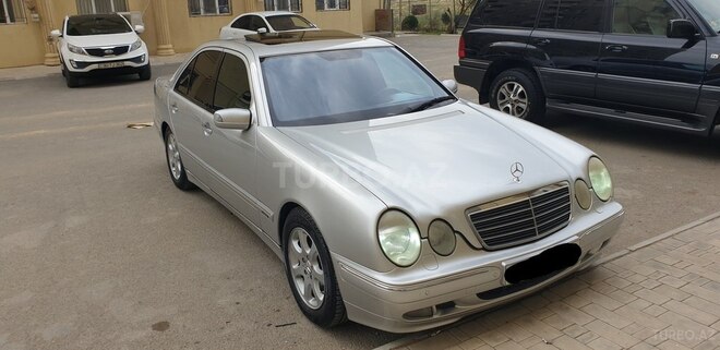 Mercedes E 240 2001, 305,000 km - 2.4 l - Bakı