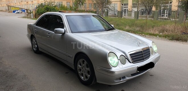 Mercedes E 240 2001, 305,000 km - 2.4 l - Bakı