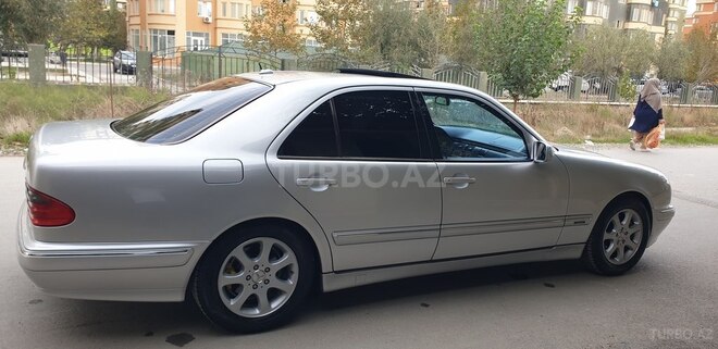 Mercedes E 240 2001, 305,000 km - 2.4 l - Bakı