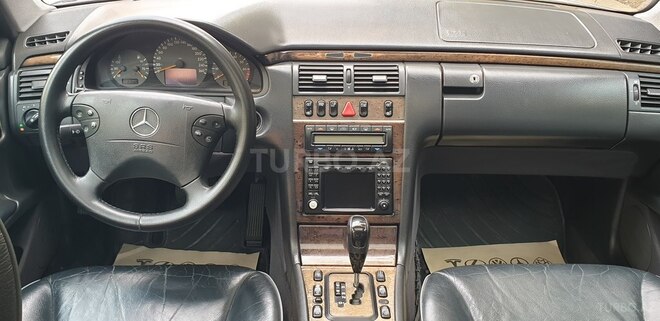 Mercedes E 240 2001, 305,000 km - 2.4 l - Bakı