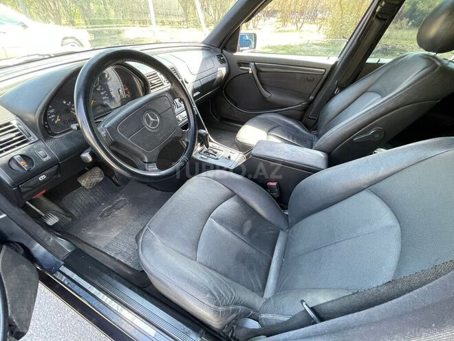 Mercedes C 220 2000, 212,000 km - 2.2 l - Bakı