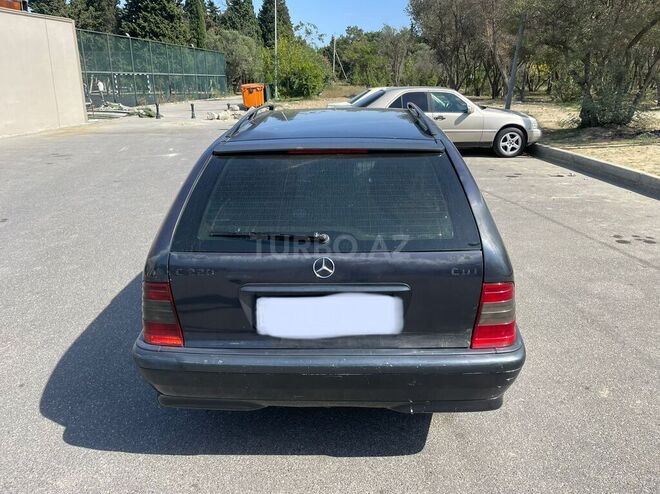 Mercedes C 220 2000, 212,000 km - 2.2 l - Bakı