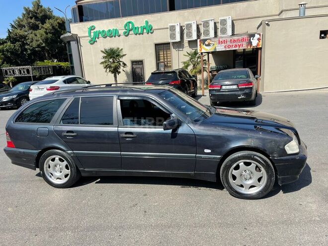 Mercedes C 220 2000, 212,000 km - 2.2 l - Bakı