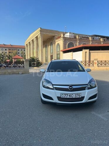 Opel Astra 2009, 136,000 km - 1.4 л - Bakı