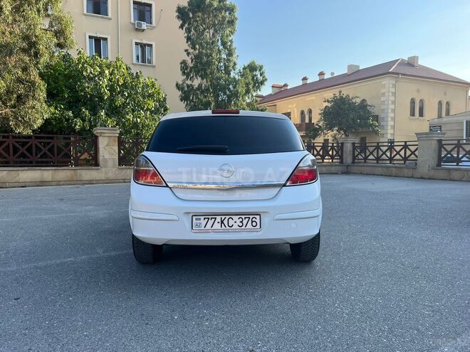 Opel Astra 2009, 136,000 km - 1.4 л - Bakı