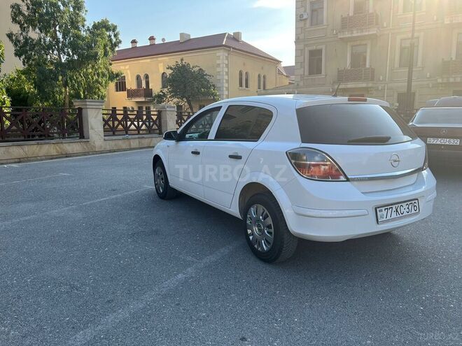 Opel Astra 2009, 136,000 km - 1.4 л - Bakı