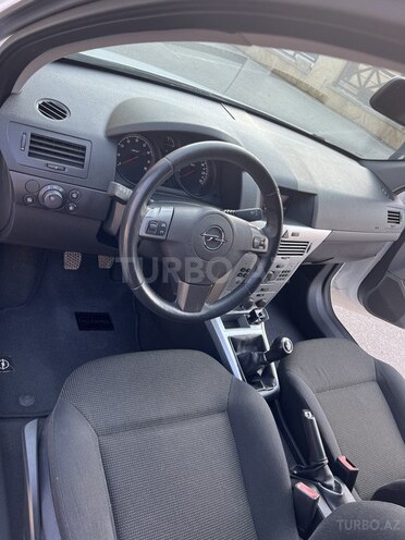 Opel Astra 2009, 136,000 km - 1.4 л - Bakı