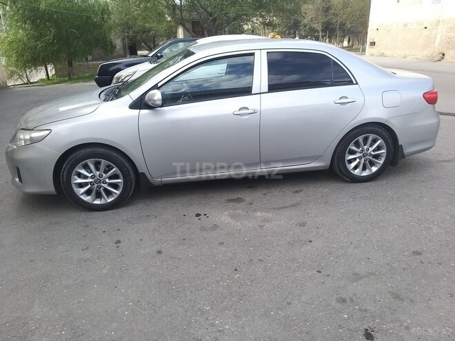Toyota Corolla 2013, 215,000 km - 1.4 l - Bakı