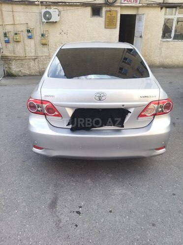 Toyota Corolla 2013, 215,000 km - 1.4 l - Bakı