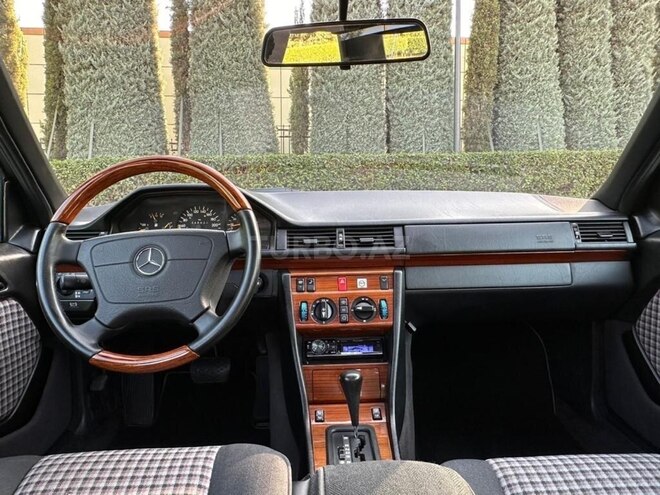 Mercedes E 200 1994, 352,000 km - 2.0 l - Bakı