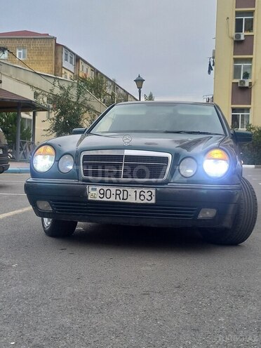 Mercedes E 230 1995, 430,000 km - 2.3 л - Sumqayıt