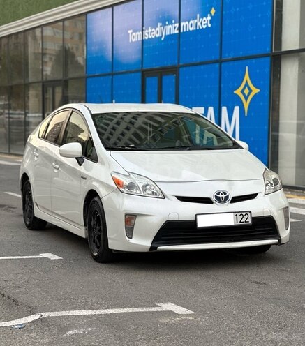 Toyota Prius 2015, 180,000 km - 1.8 l - Bakı