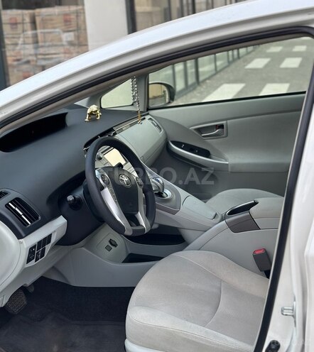 Toyota Prius 2015, 180,000 km - 1.8 l - Bakı