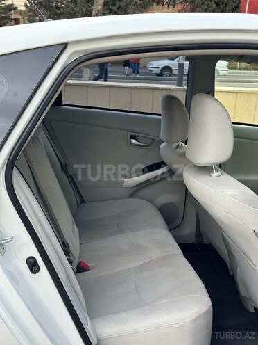Toyota Prius 2015, 180,000 km - 1.8 l - Bakı