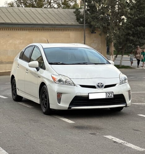 Toyota Prius 2015, 180,000 km - 1.8 l - Bakı