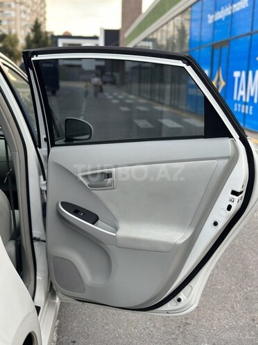 Toyota Prius 2015, 180,000 km - 1.8 l - Bakı