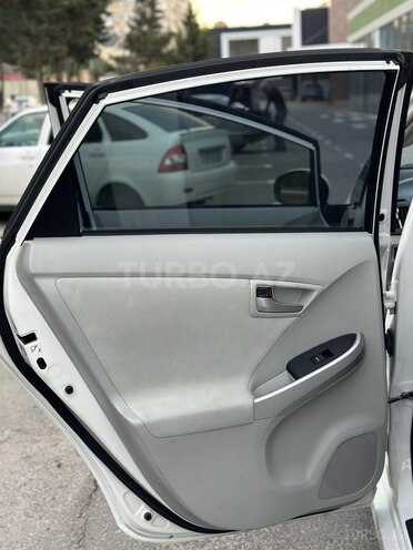 Toyota Prius 2015, 180,000 km - 1.8 l - Bakı