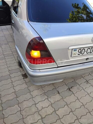 Mercedes C 180 1997, 299,000 km - 1.8 l - Bakı