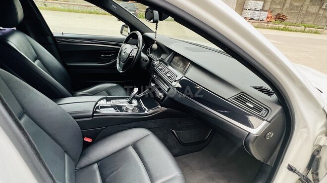 BMW 520 2016, 176,000 km - 2.0 l - Bakı