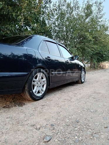 Mercedes E 290 1996, 300,200 km - 2.9 l - Bakı