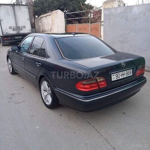 Mercedes E 240 2000, 348,741 km - 2.4 l - Ucar