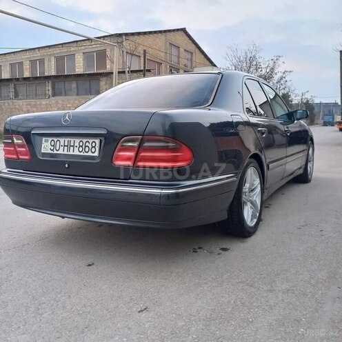Mercedes E 240 2000, 348,741 km - 2.4 l - Ucar