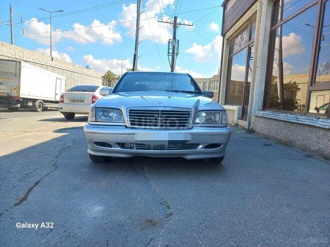 Mercedes C 200 2000, 232,452 km - 2.0 l - Bakı