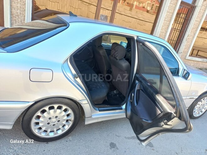 Mercedes C 200 2000, 232,452 km - 2.0 l - Bakı