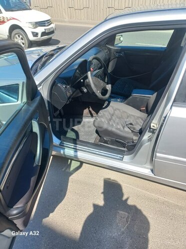 Mercedes C 200 2000, 232,452 km - 2.0 l - Bakı