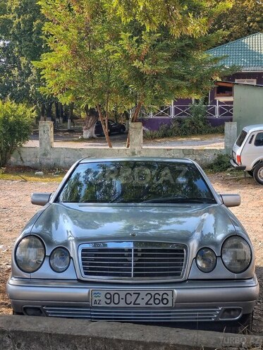 Mercedes E 230 1996, 302,000 km - 2.3 l - Bakı