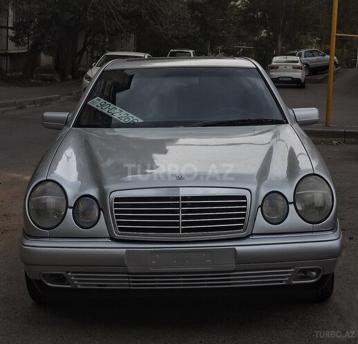 Mercedes E 230 1996, 302,000 km - 2.3 l - Bakı